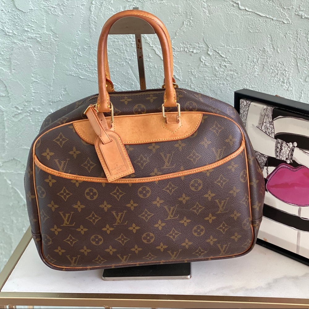 🚫SOLD🚫Authentic Louis Vuitton Deauville Bag